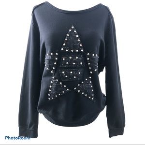 $5 SALE Studded Star Sweatshirt Size Medium (77 Korean)